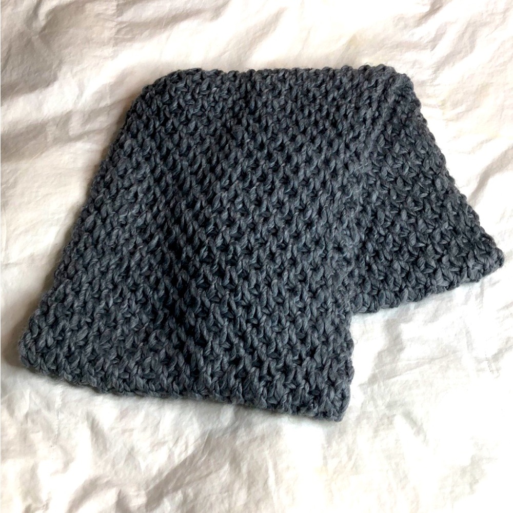 Grey chunky infinity wrap scarf. NWOT.